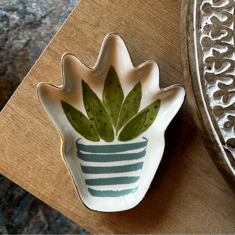 Ceramic dish